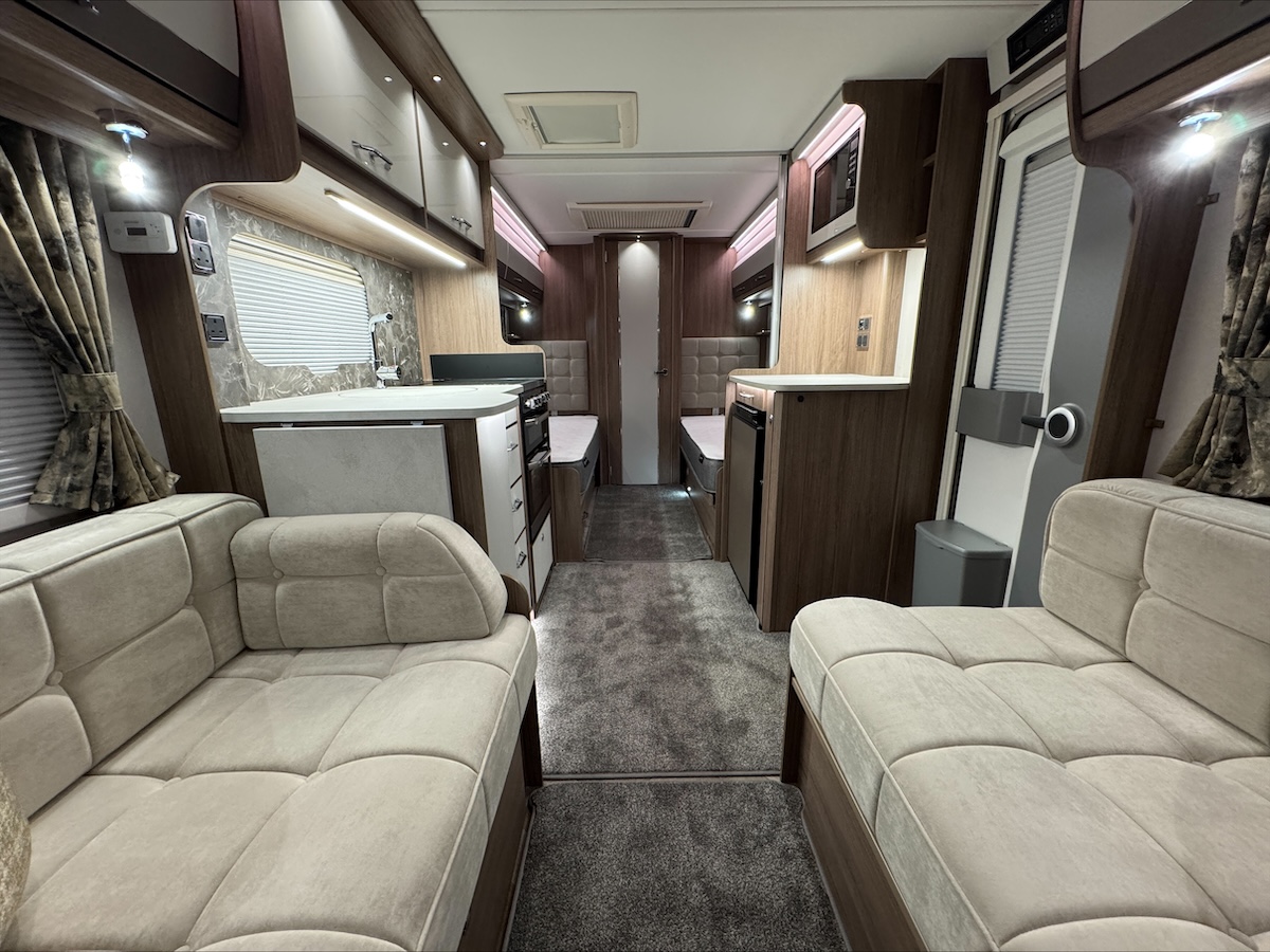 2026 Coachman Vip Vogue Lounge To Twin Beds Resized Caption