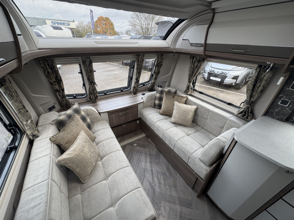 23049 20251103 104339432 Ios