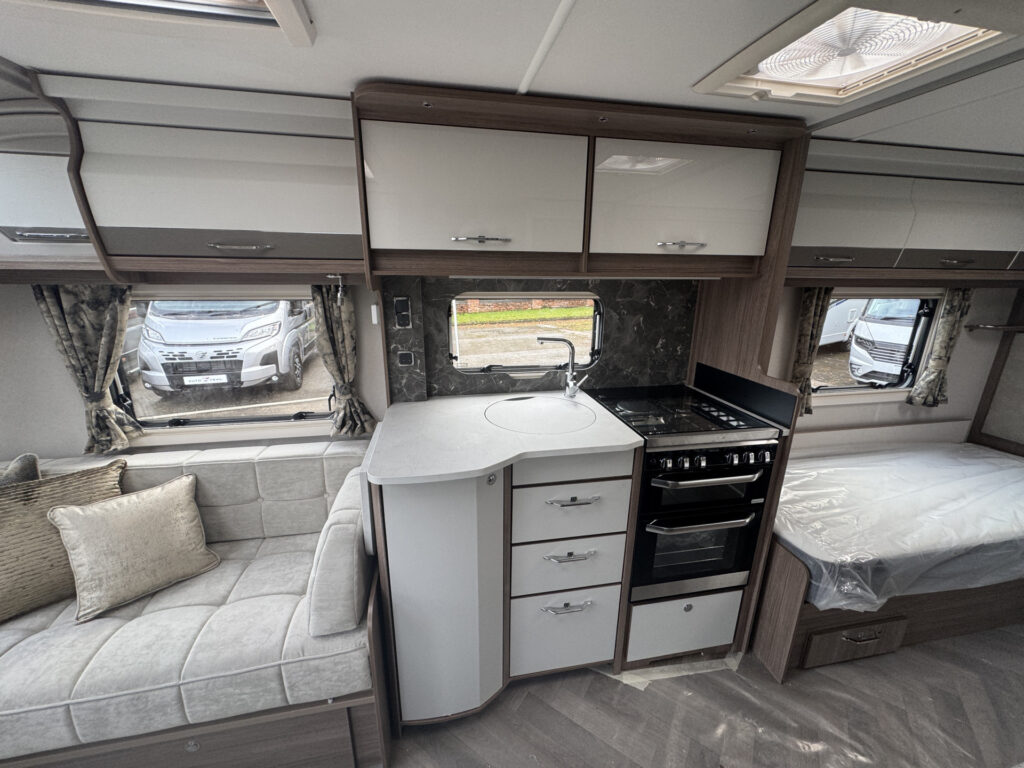 23049 20251103 104345757 Ios