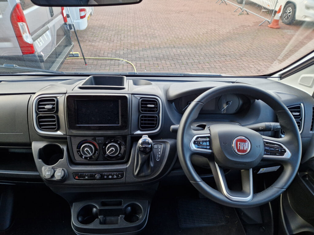 23052 20251104 112747