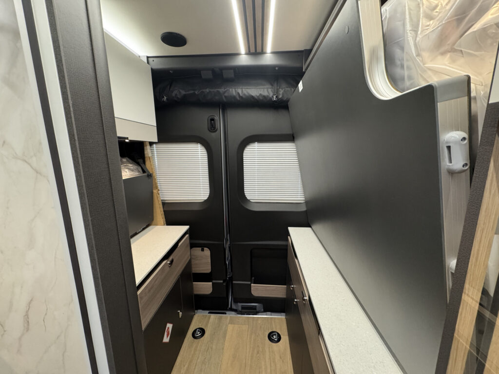 23305 20251202 094444238 Ios