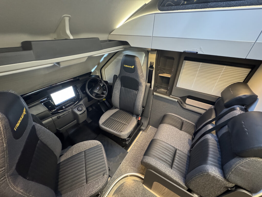 23305 20251202 094602784 Ios