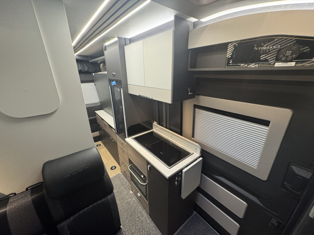 23306 20251201 120222632 Ios