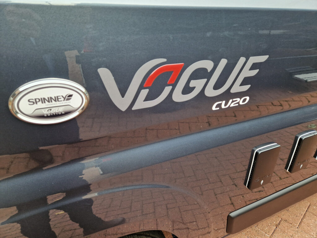 23343 20251030 120001