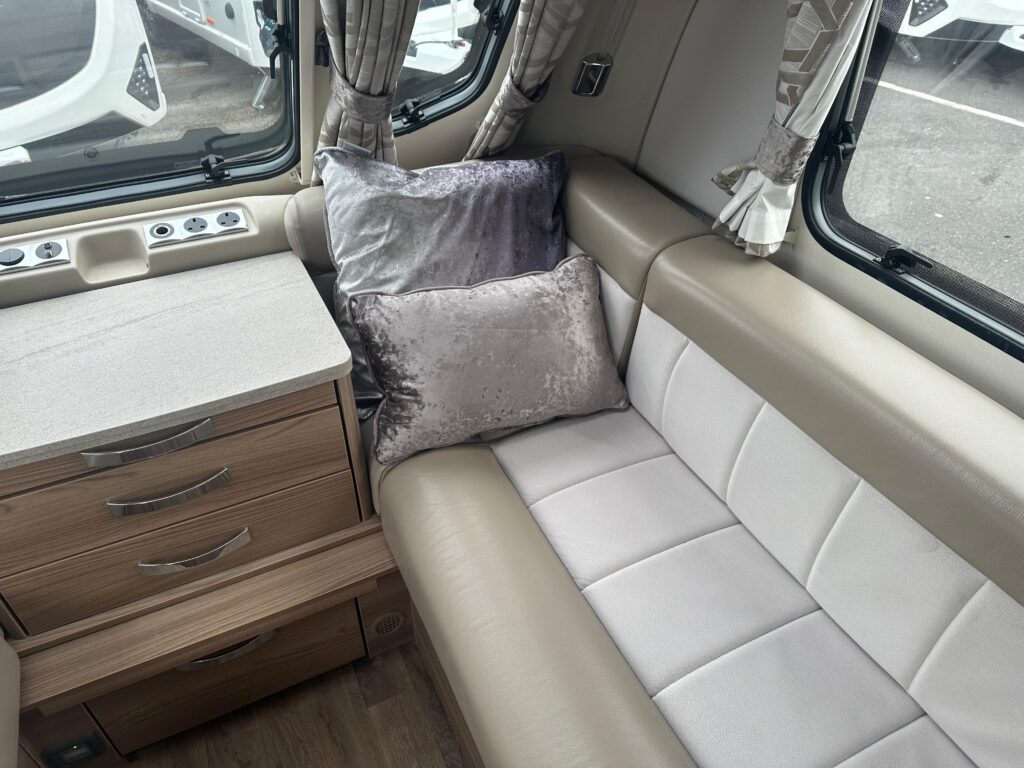 2016 Swift Elegance 565 25122 9 Scaled