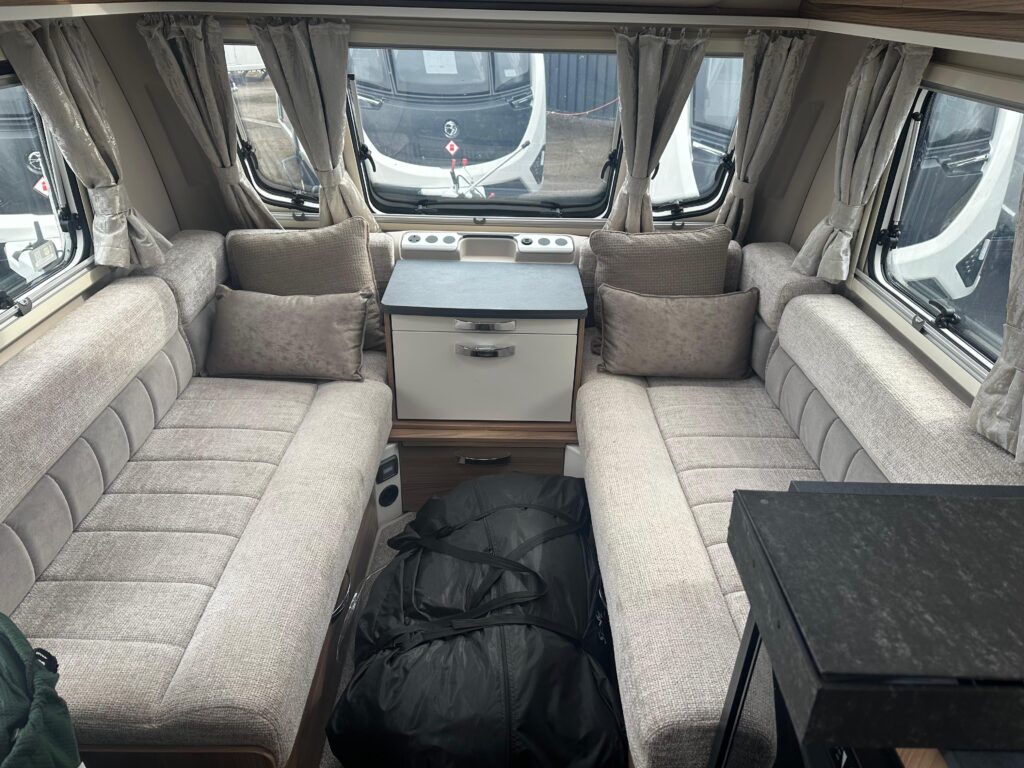 2022 Swift Major 4EB Vogue 25270 14 Scaled