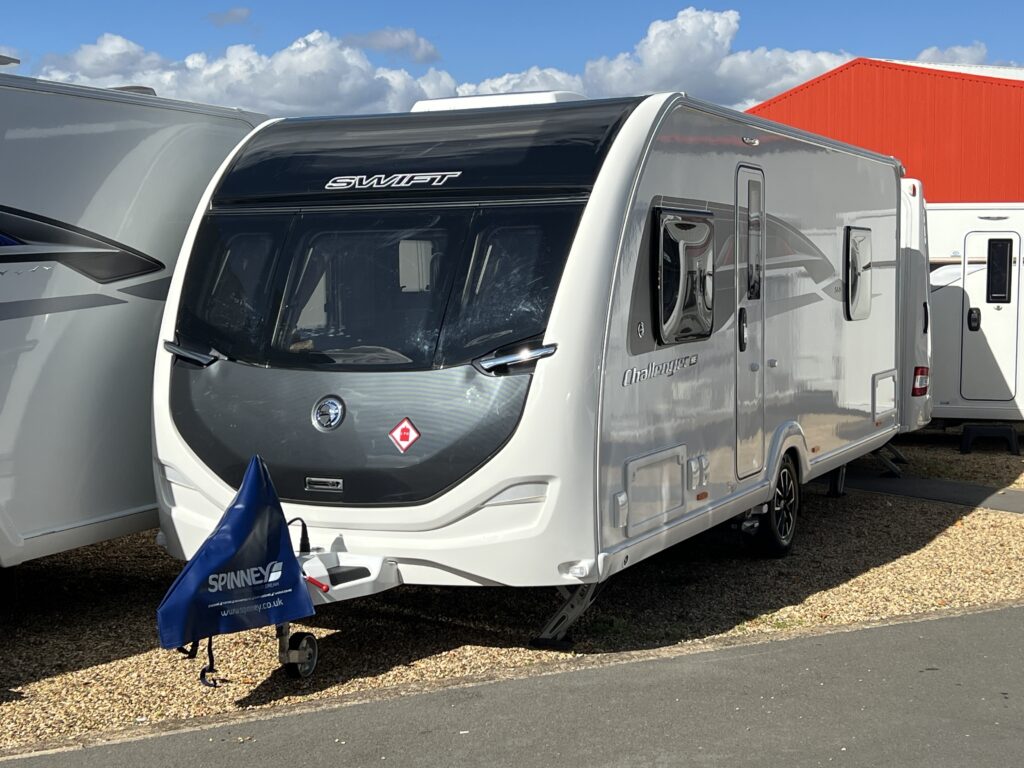 2025 Swift Challenger 560 SE 1 Scaled