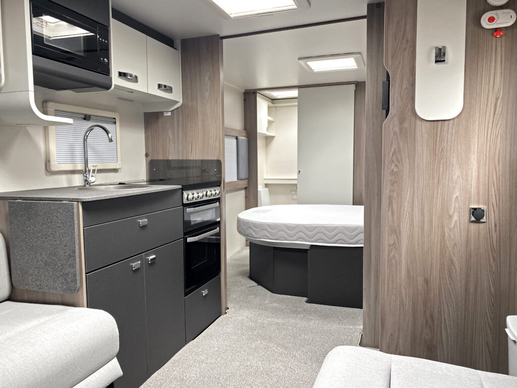 2027 Swift Challenger Grande 580 NH Int 2 Scaled